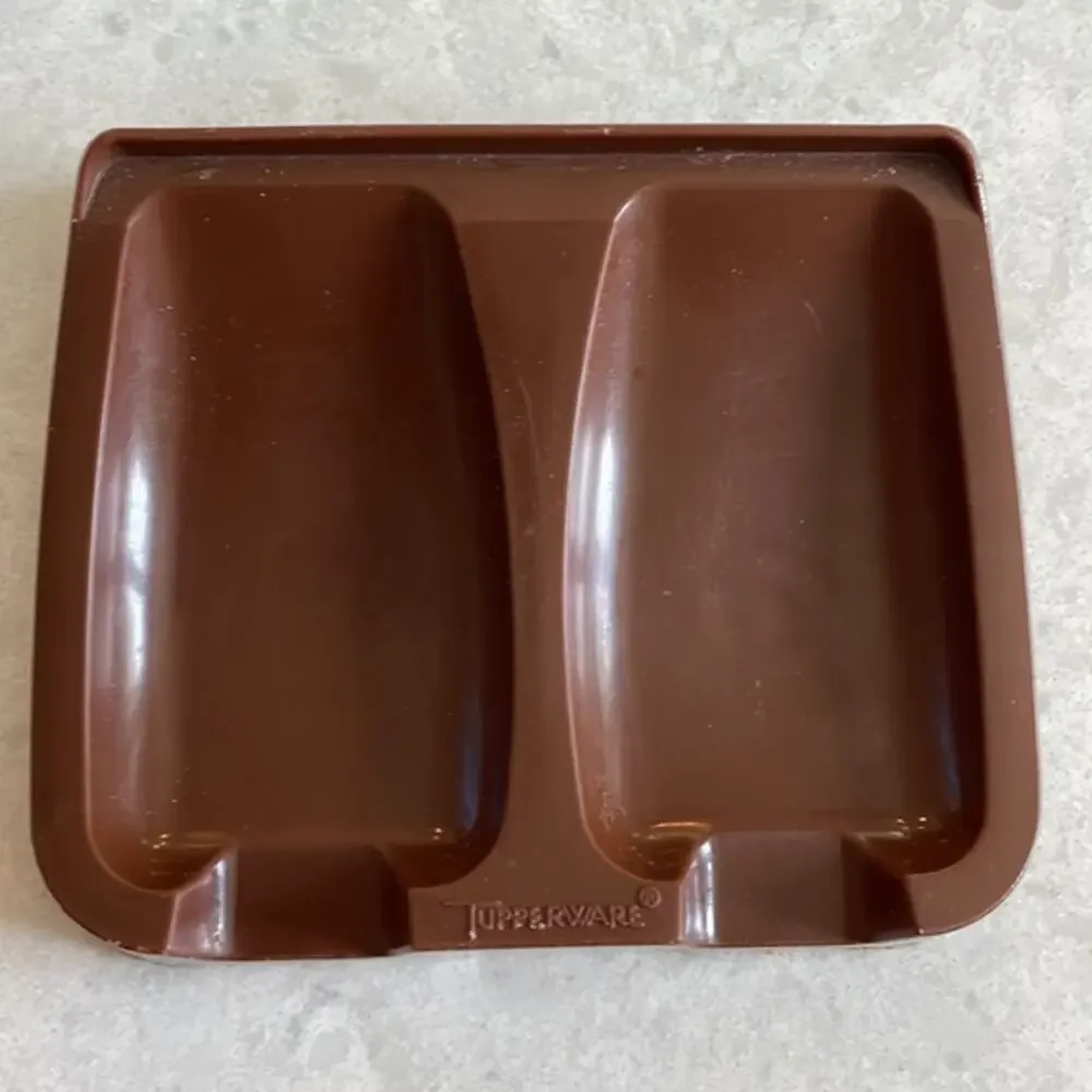 Vintage Tupperware spoon rest